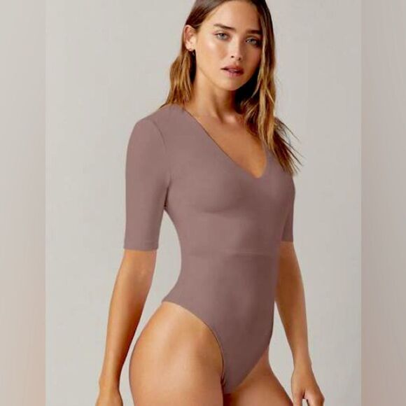 ZARA NWT Limitless Contour Bodysuit Large L Half Sleeve V-Neck Mauve Nude Modern - Picture 1 of 8